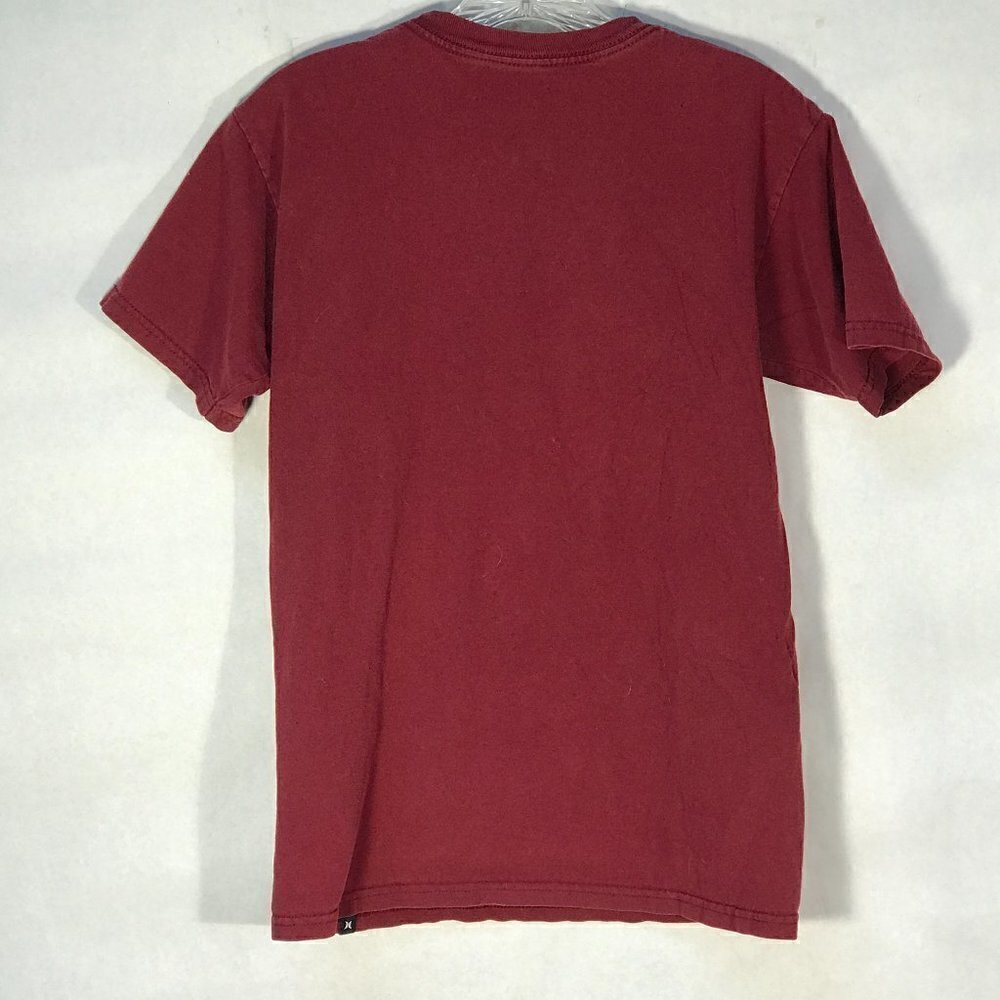 Hurley Small Bandana PatternTee Short Sleeve Maroon T Shirt - Picture 5 of 6